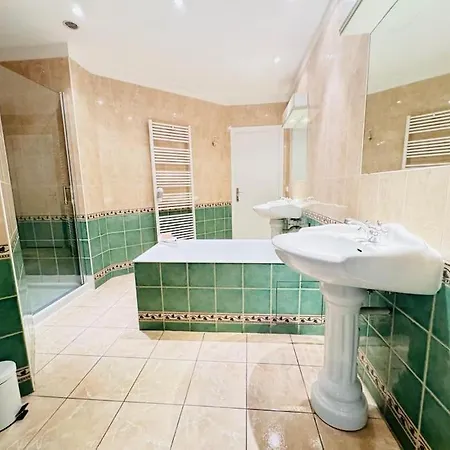 Sainte-barbe T4, Billard A 2 Pas Du Chateau