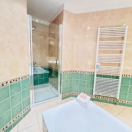 公寓 Sainte-barbe T4, Billard A 2 Pas Du Chateau *