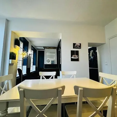 Sainte-barbe T4, Billard A 2 Pas Du Chateau *