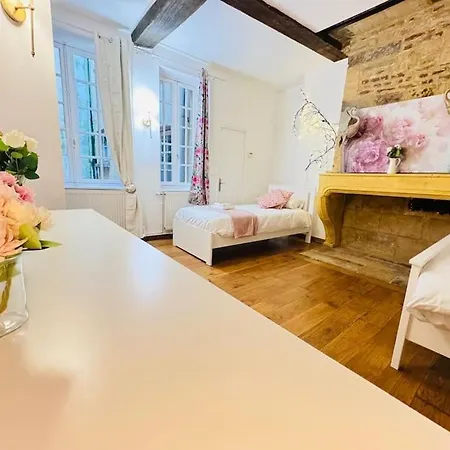 Sainte-barbe T4, Billard A 2 Pas Du Chateau 色当